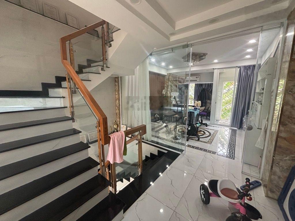 Bán Nhà Huỳnh Tấn Phát Quận 7 - 50m2 - 4 tầng - ngang 4.2 - hẻm xe hơi - nhà mới - 7.T