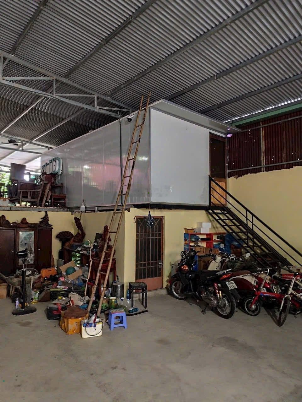 Cho thuê mặt bằng kho 300m2 trung tâm biên hoà