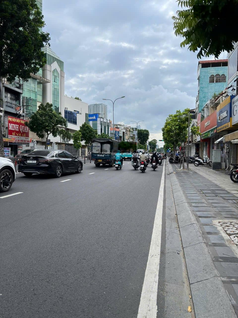 Góc 3 mặt tiền Ba Tháng Hai, Phường 14, Quận 10. Diện tích 4x25m gía 36 tỷ