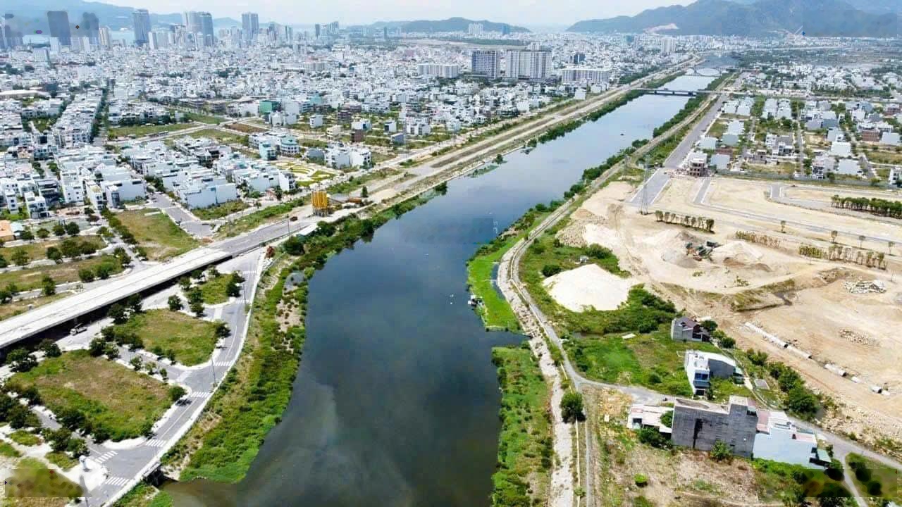 MẶT TIỀN Đường bờ kè SÔNG QUÁN TRƯỜNG Chỉ 38tr/m2 CHO LÔ ĐẤT trực diện view sông. Sổ hồng,XD tự do