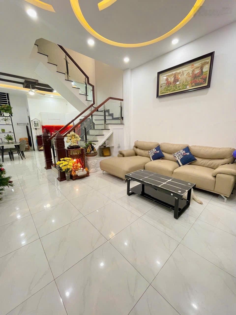 Bán ngôi nhà tâm huyết kế bên Vĩnh Điềm Trung TP biển Nha Trang Khánh Hoà