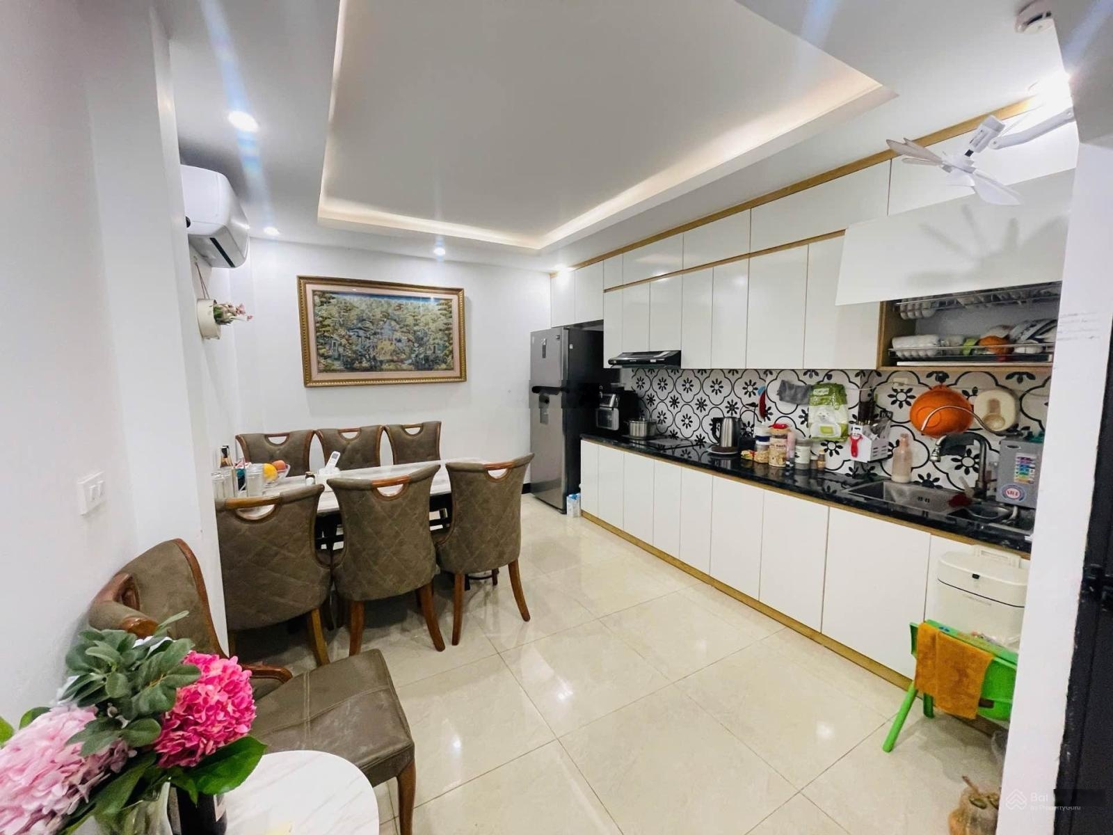 Nhà đẹp Nguyễn Đạo An, Phú Diễn 5 tầng ngõ rộng ô tô gần giá 9 tỷ