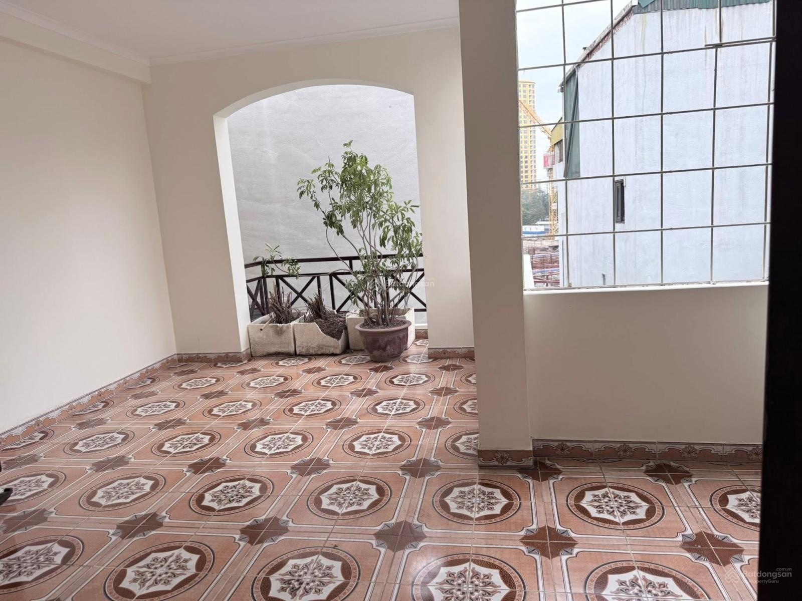 Bán nhà Đội Cấn-Đống Đa 41/45m , 5 tầng , mt 6,4m , giá 12.5 tỉ