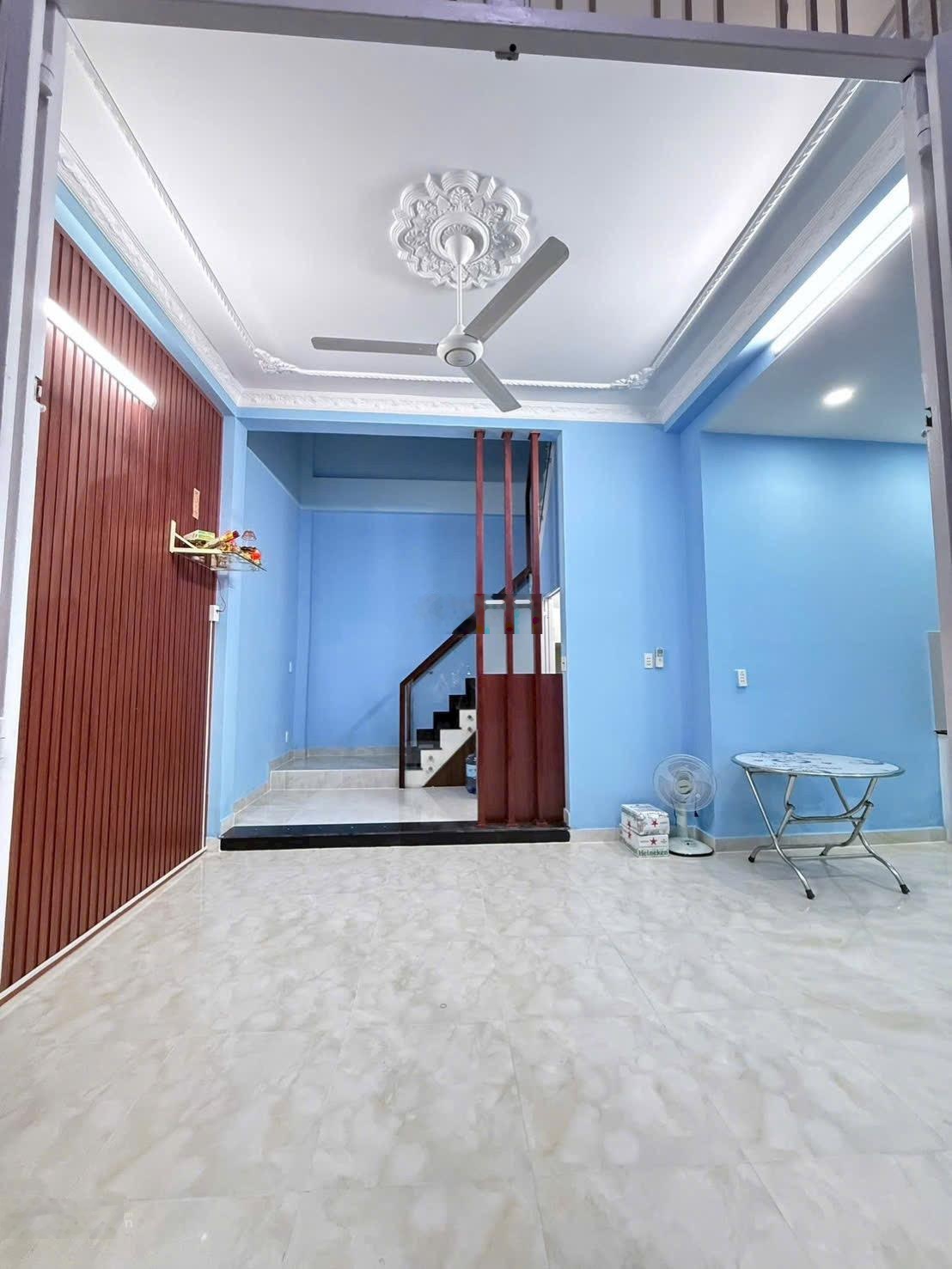 Nhà gần emart phan văn trị trệt lầu 2pn 2wc hẻm xe tải giá 12 triệu