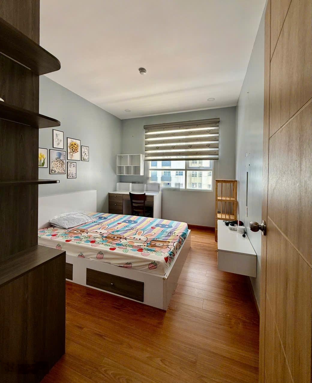 Cần bán Căn 3 Phòng ngủ DREAMHOME ; Đầy đủ nội thất. Giá bán chỉ 3,180 tỷ. lH Hương 0909086098