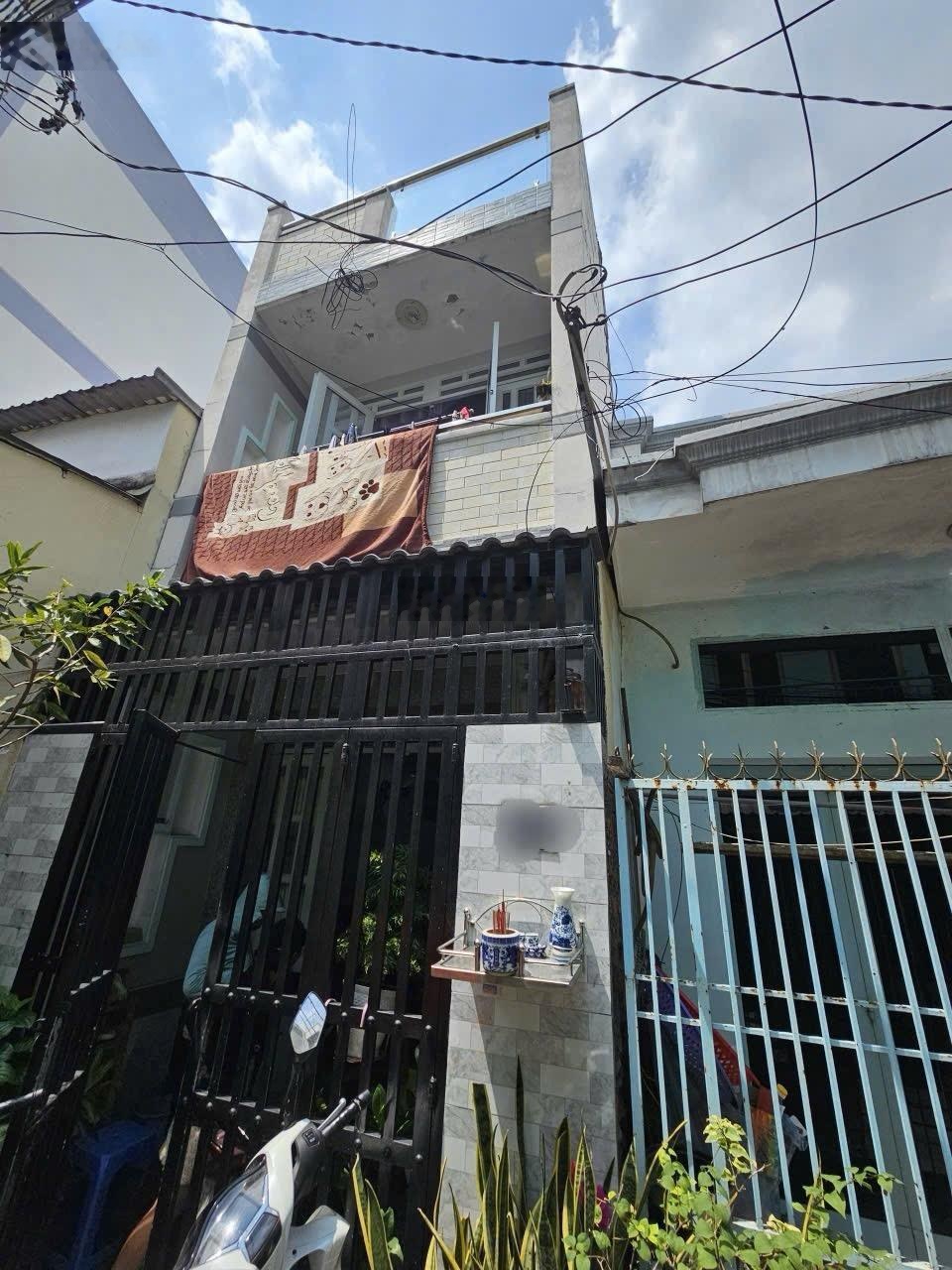 Bán nhà 2 tầng (55m2 đất) sau căn mặt tiền Bùi Minh Trực P5. Q8