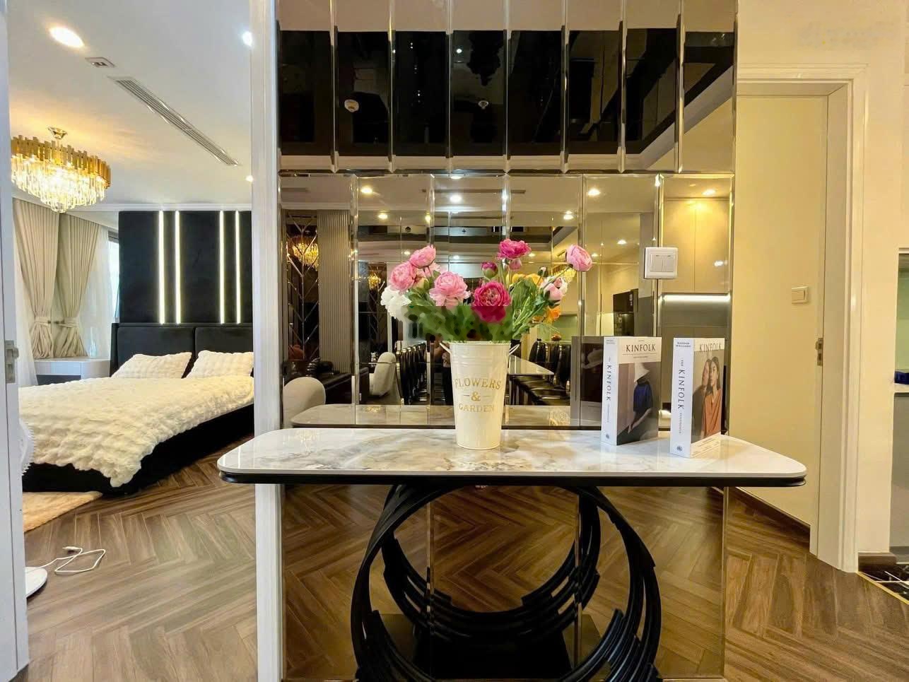Chính chủ bán CH Stellar garden Lê Văn Thiêm 92m2 3Pn full đồ,tầng đẹp view thoáng.Lh:0987362225