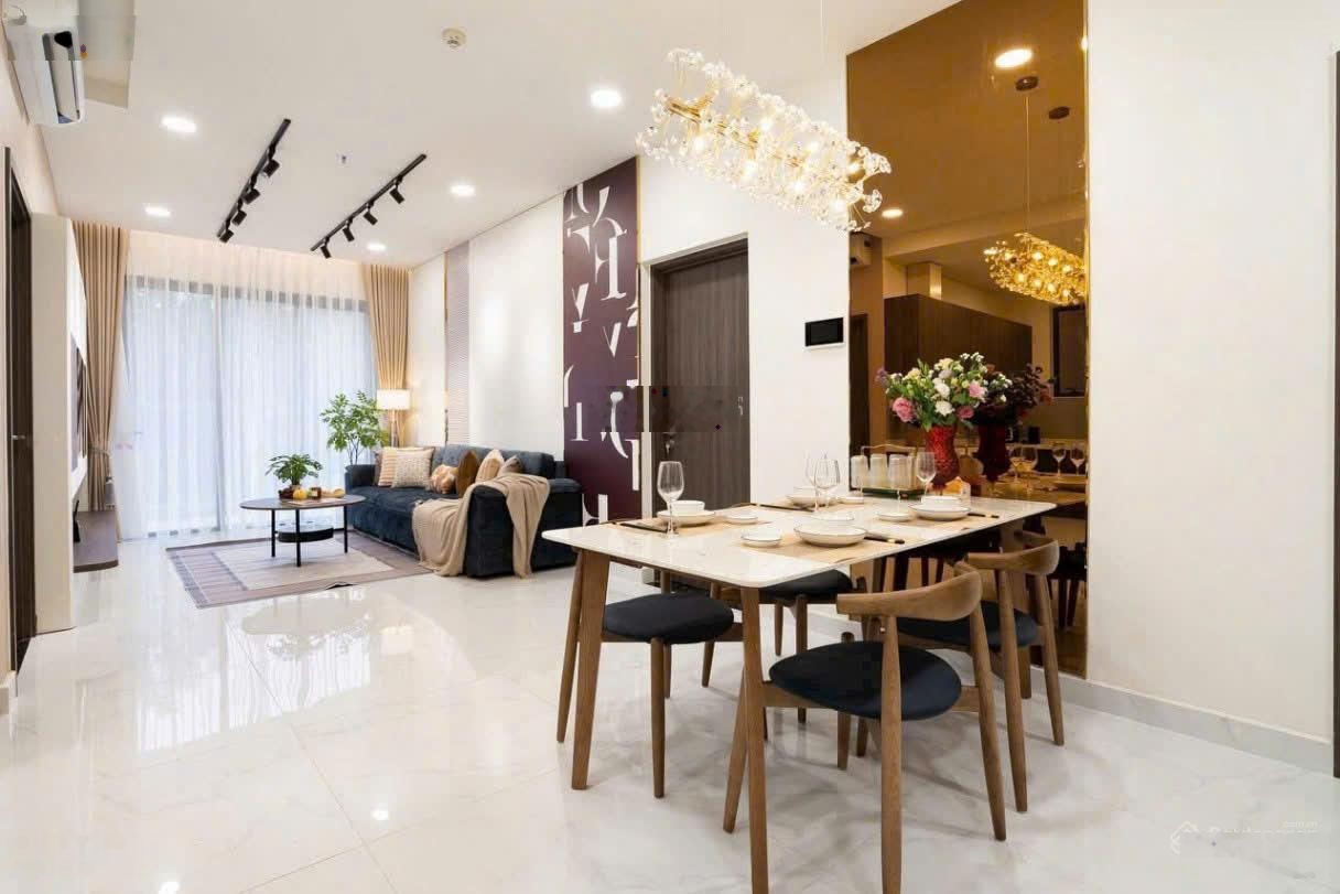 Bán căn hộ 3PN, 3WC,105m2 tại Khu căn hộ Sacomreal-584, giá tốt 4 tỷ (sổ hồng).LH:0932132439 Hiển