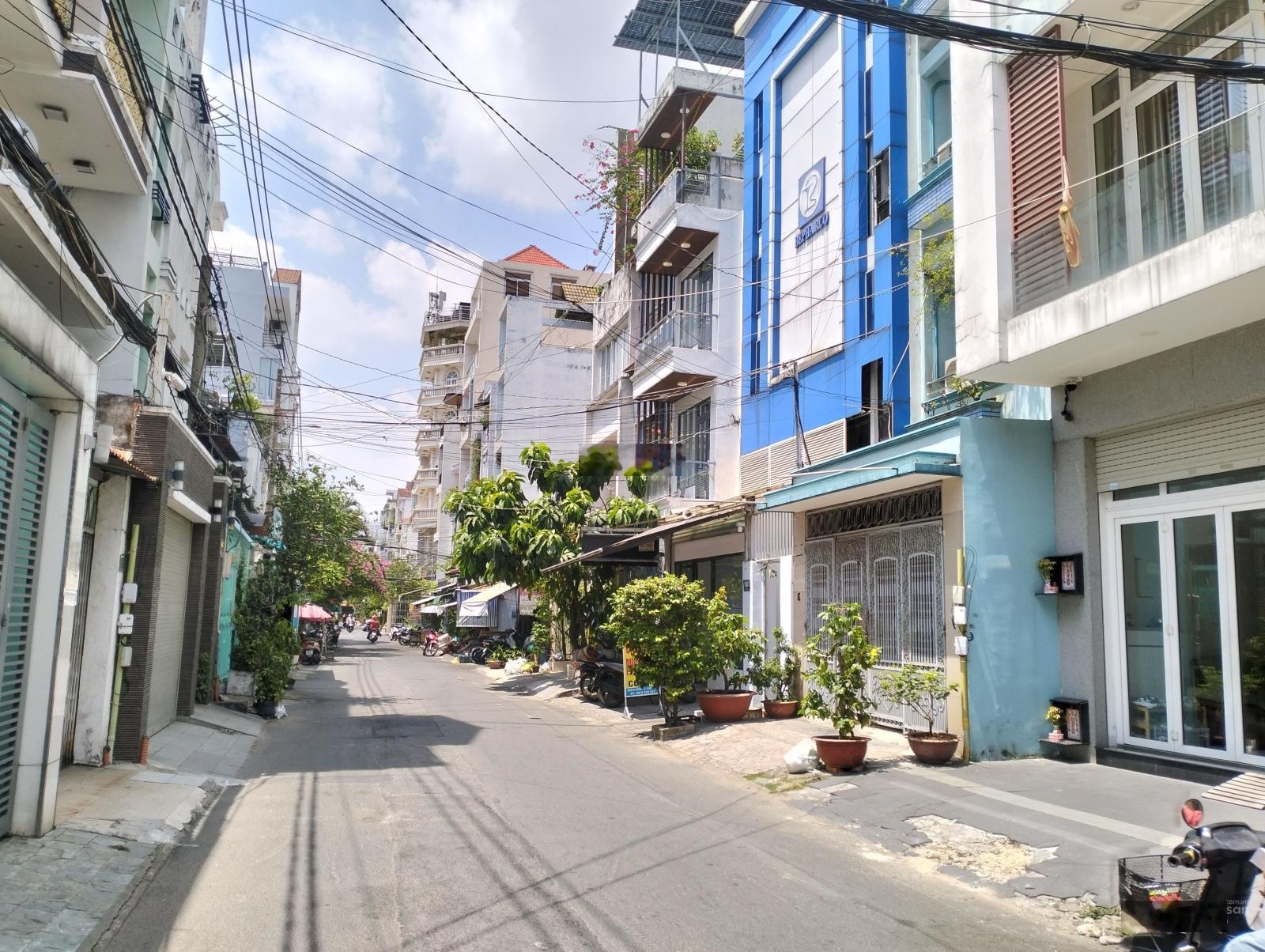Cho thuê mặt bằng hẻm nội bộ 6m Sư Vạn Hạnh ( gần Vạn Hạnh Mall ) 12 triệu