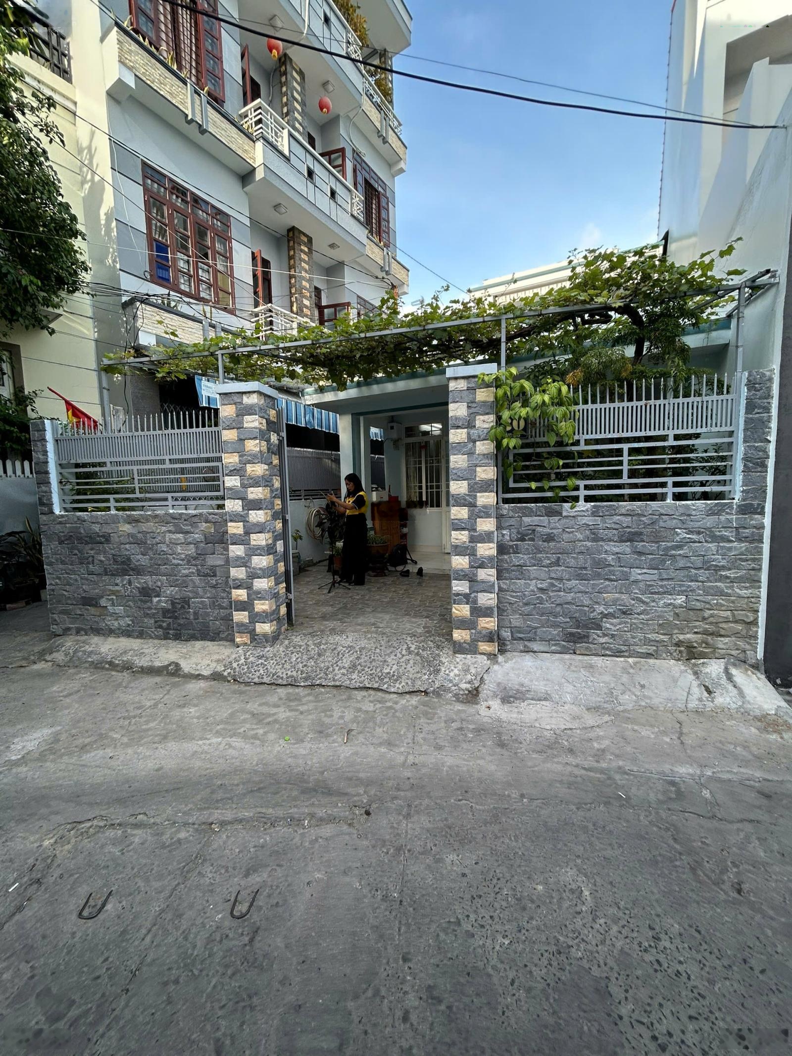 106,5m² 8,25 tỷ | nhà 2 tầng trung tâm âu cơ ô tô tận nhà giảm sốc 350 triệu