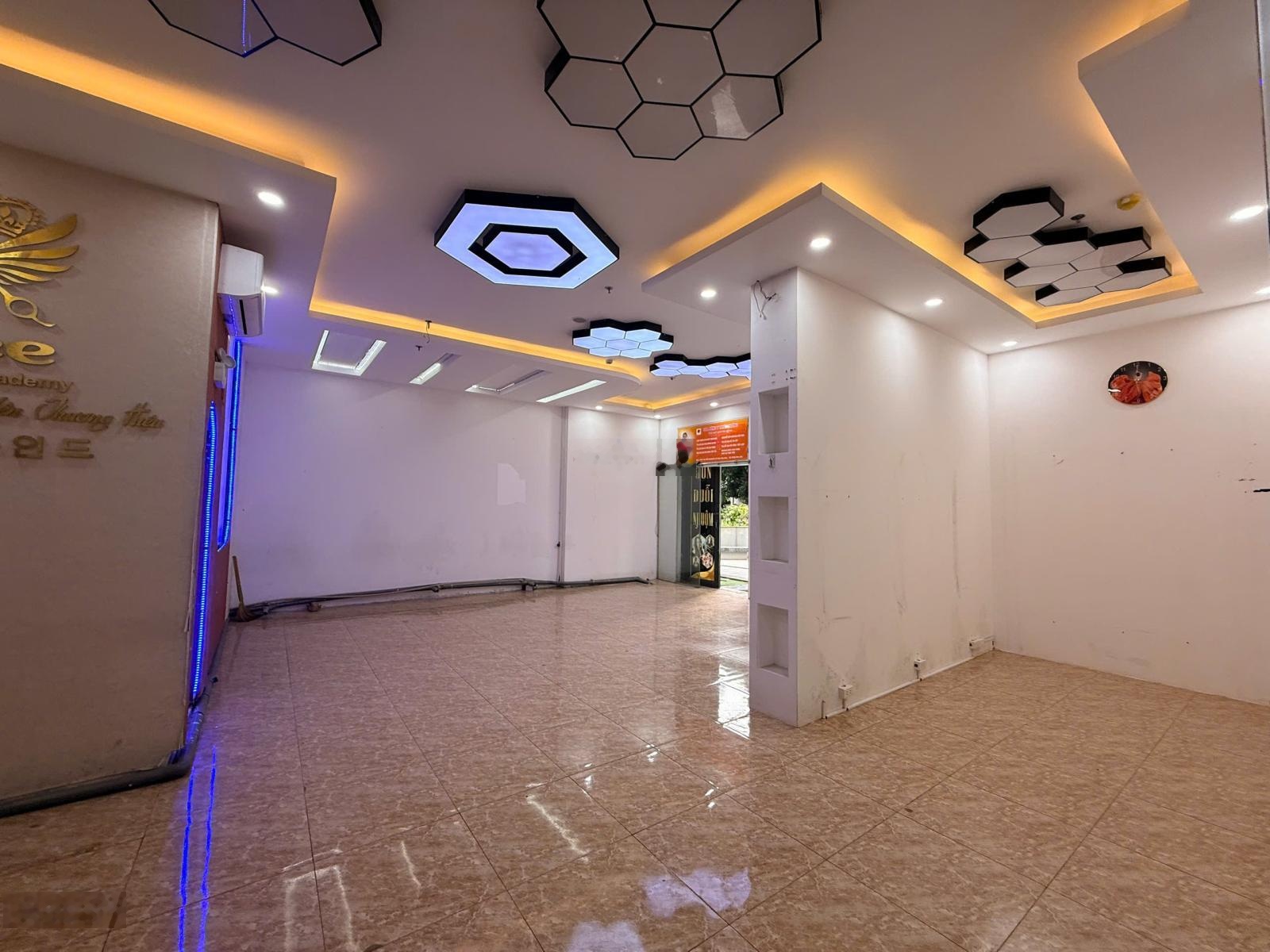 Tôi chính chủ bán sàn thương mại tầng 1 chân toà chung cư CT2 Iris Garden, mỹ đình.