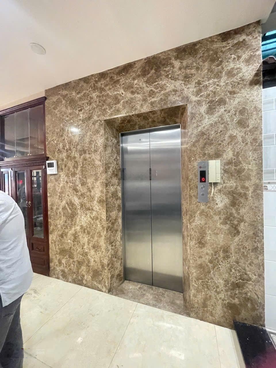 Bán nhà riêng tại SG: 185m2 - hẻm xe hơi - thang máy - nở hậu - khu kinh doanh sầm uất