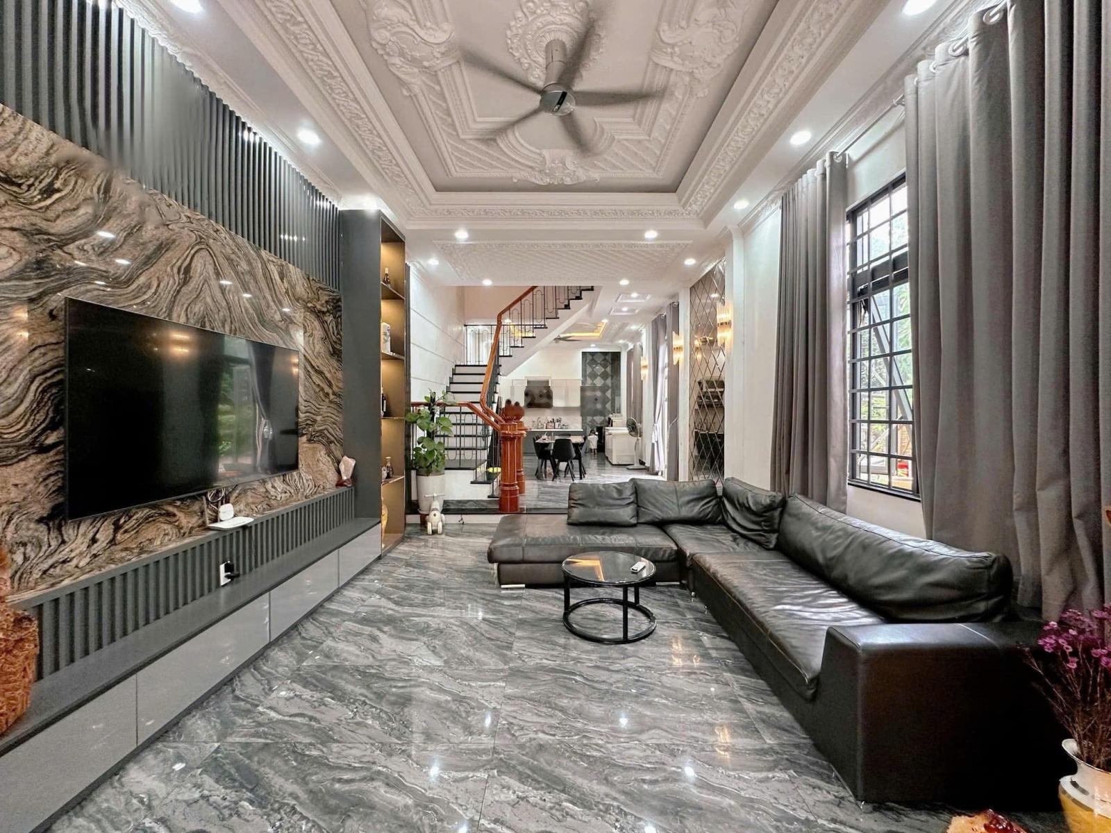 Bán nhà riêng tại Bình Tân 6,65 tỷ 4 lầu sân thượng