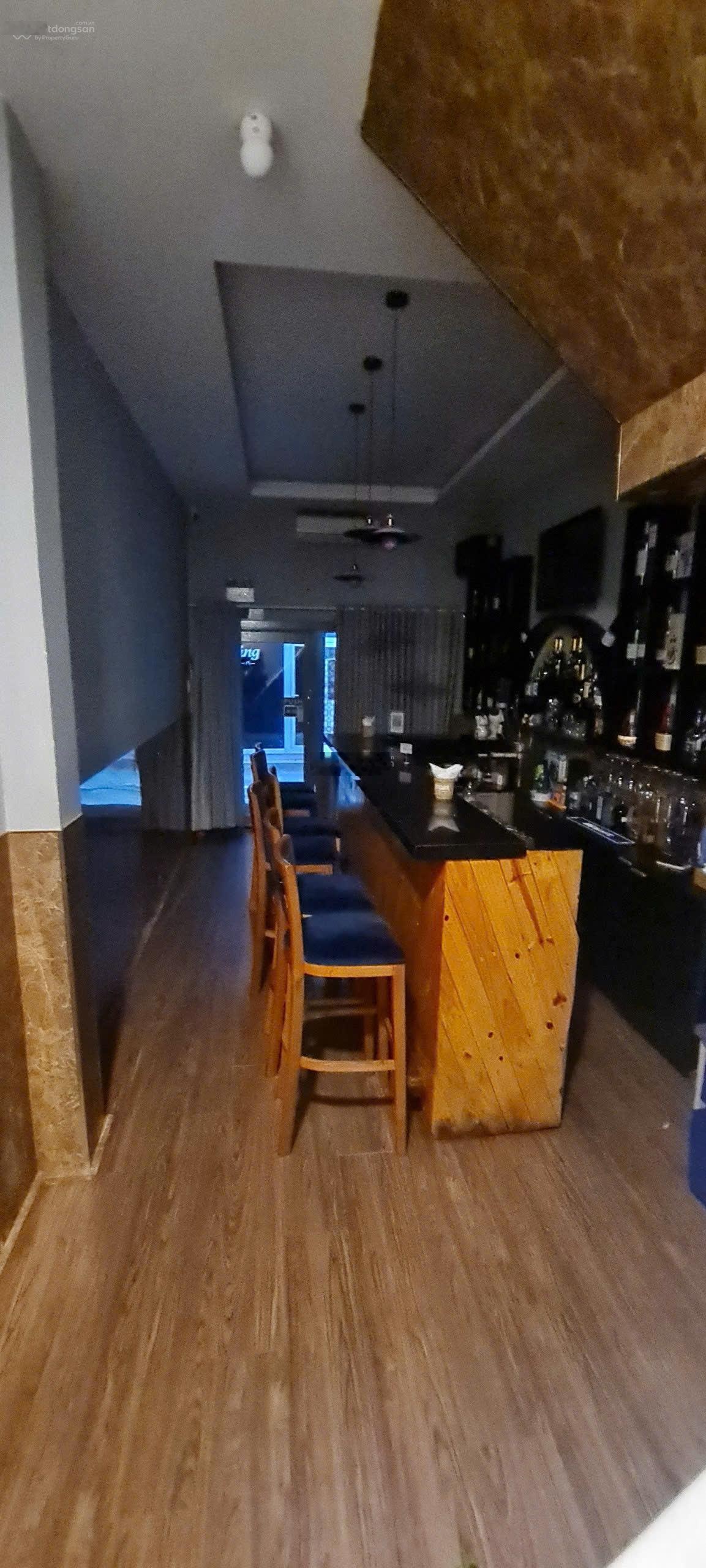 Xuất cảnh bán gấp - Bán nhà Lê Thánh Tôn 42.4m² 4 tầng - 15.5 tỷ