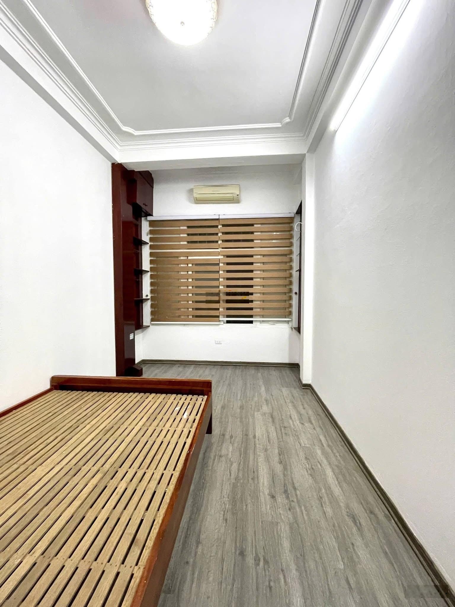 Phố TÂY SƠN, 1 nhà ra ô tô, ngõ thông, nhà 2 mặt ngõ thoáng trước sau, dân xây chắc chắn, 47m2x4T