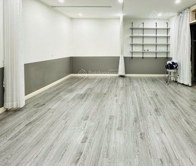 Chính chủ cần bán gấp nhà phố cổ khu vực Hàng Bún Ba Đình. Lô góc tuyệt đẹp. Sổ riêng