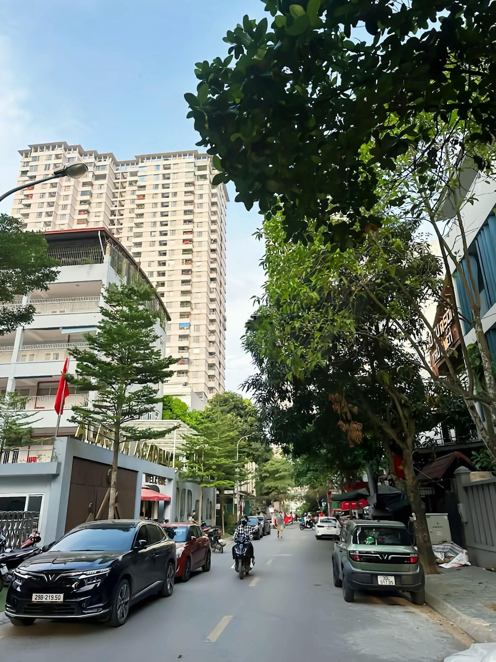 Bán BT đơn lập, mặt phố Thọ Tháp, Dịch Vọng, Cầu Giấy, 190m MT 13m, 4T kinh doanh vô đối