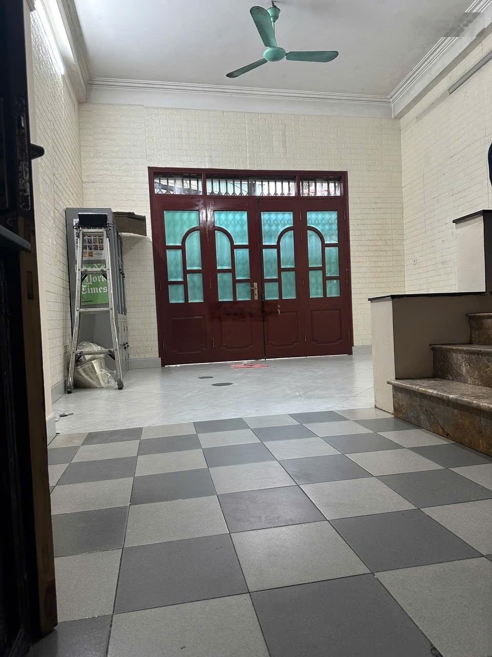 Cho thuê nhà ngõ 40 Võ Thị Sáu, 45mx4 tầng, 12,5 triệu/th, 3 ngủ, cạnh hồ, đối diện công viên.