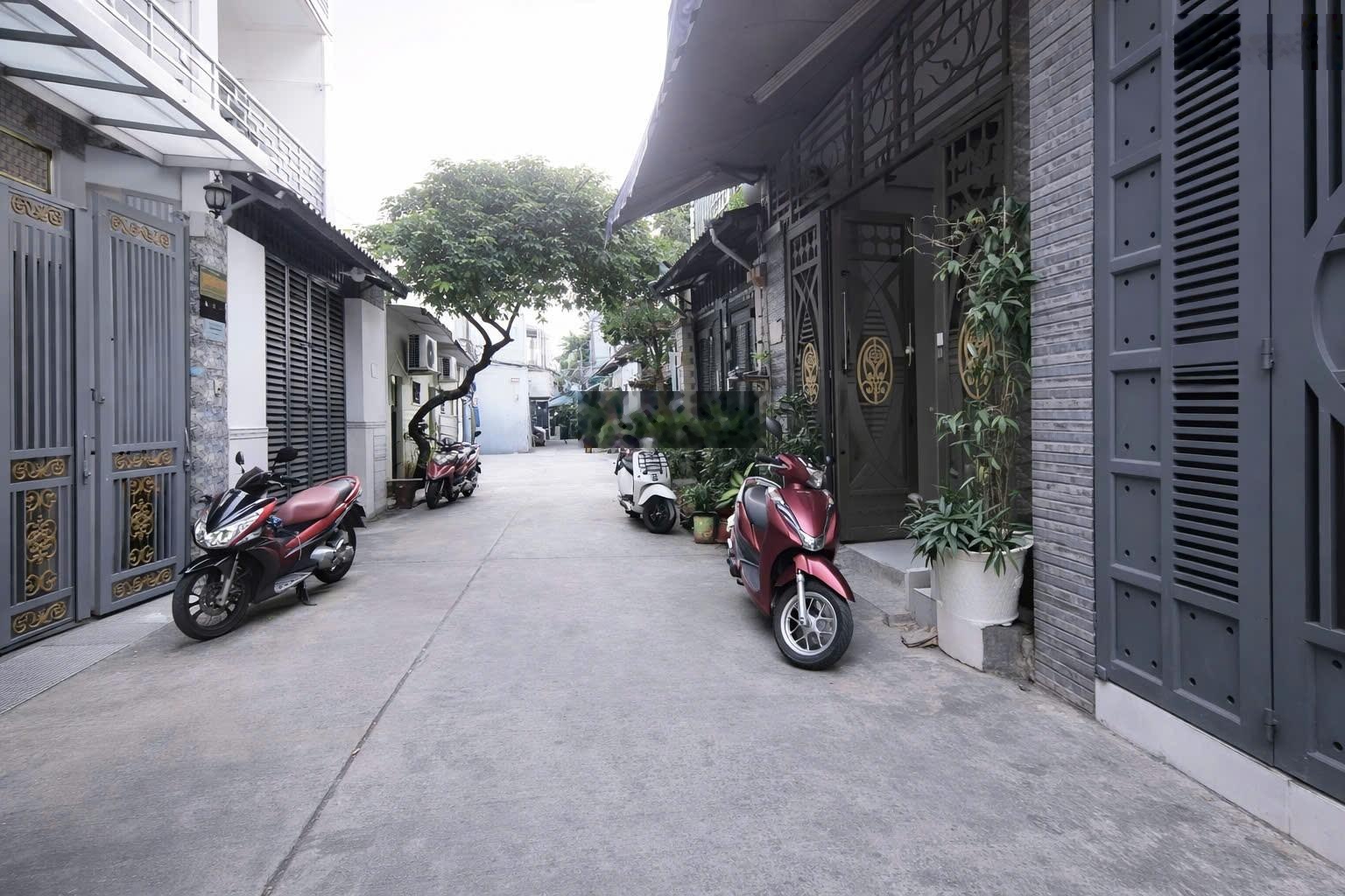 Bán nhà Phú Thọ Hòa, 4x21m, 3 tầng, hẻm xe hơi, giá 8.2 tỷ