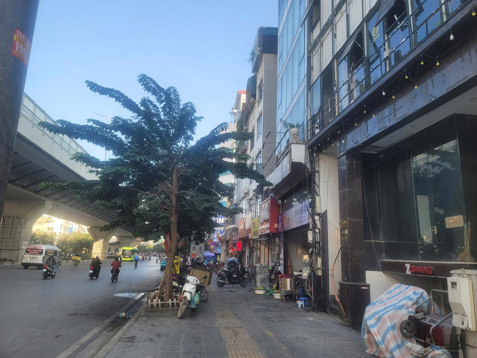 Bán nhà mặt phố Minh Khai, tổng tiền vừa phải