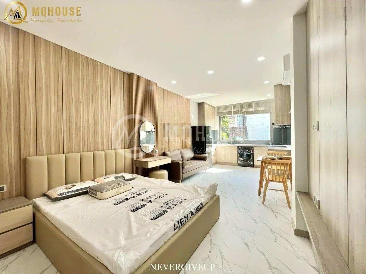 Studio full nội thất cửa sổ thoáng ngay công viên Hoàng Văn Thụ