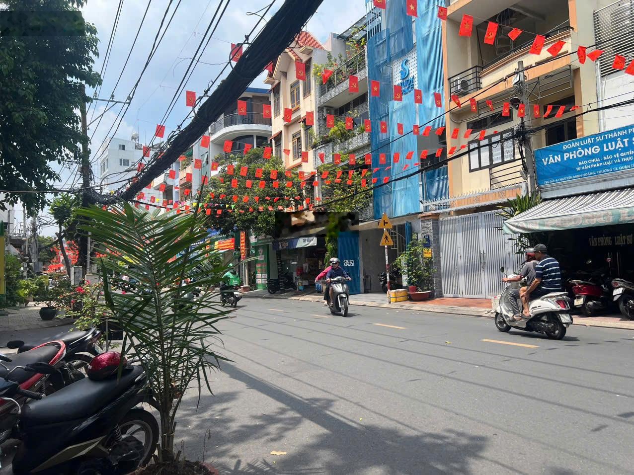 Siêu phẩm - góc 2 MT khu VIP K300, Tân Bình, DT 8.6x22m, 3 tầng, HĐT 100tr/tháng, 43 tỷ