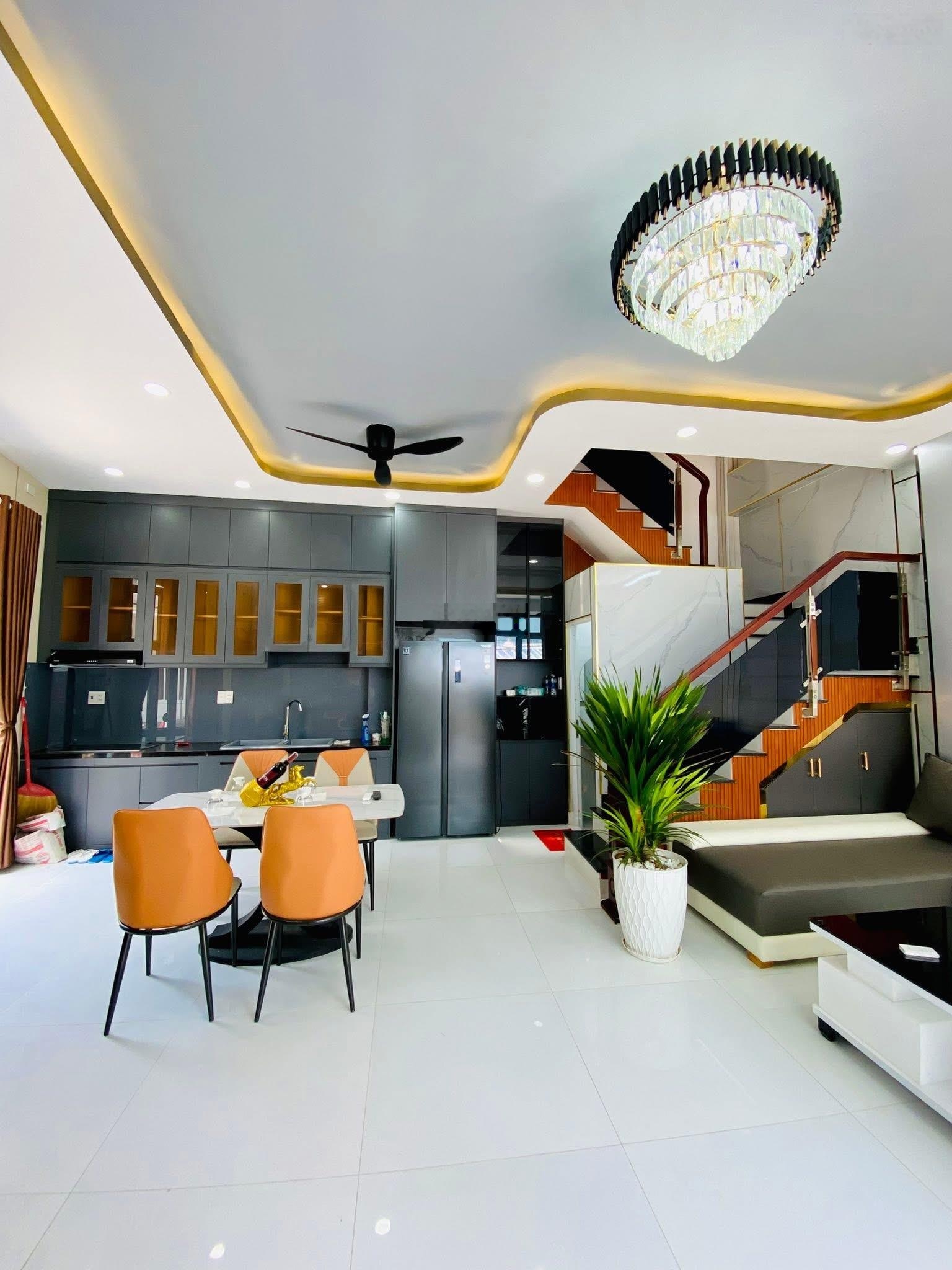 Căn góc 2 mặt hẻm 6m - ô tô đậu ngày đêm - 55m2 - 4 tầng - huỳnh tấn phát giáp quận 7 - 6.68 tỷ