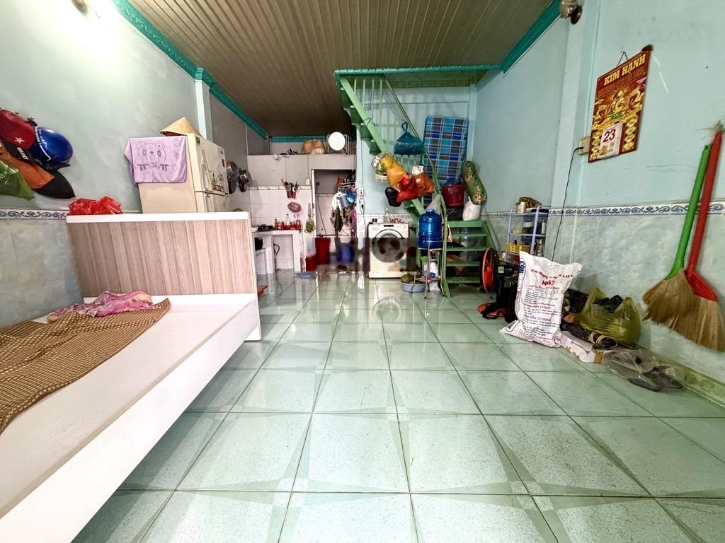 Nhà 2 tầng mặt tiền kinh doanh gần Cầu Vượt Linh Xuân 32m2, ô tô né, giá nhỉnh 3.9 tỷ