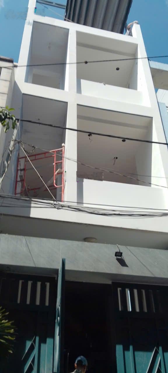 ngay Etown - Ấp Bắc, nhà 4 tầng 4X14, 4PN, oto thông giá 8,3 tỷ