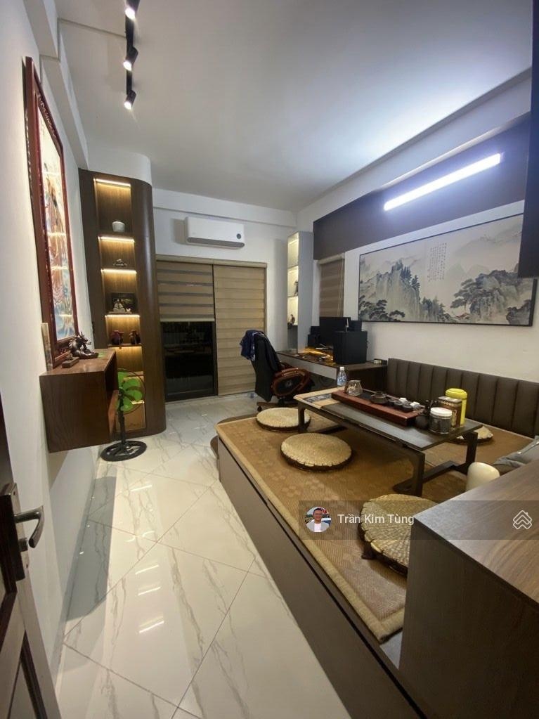 Bán nhà Thạch Bàn, gần Aeon Long Biên 30m2 x 5.5 tầng 2 mặt thoáng, ngay sát trường, sát chợ