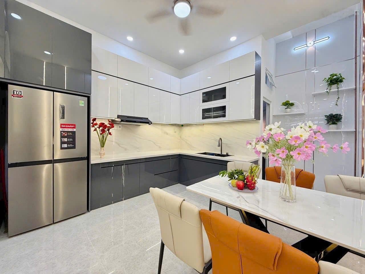 Nhà 50m2 Đường Hậu Giang, Tân Bình cho thuê 15 triệu/tháng. Sổ hồng riêng