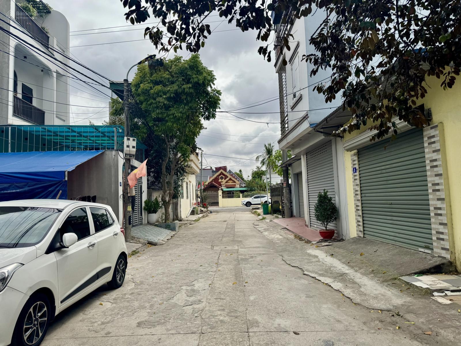 Bán đất tuyến 2 chung cư Văn Cú
