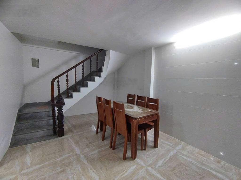 Chính chủ Bán nhà riêng tại Định Công, 6,5 tỷ, 34m2, 3PN, 4WC, pháp lý đầy đủ, Hot!