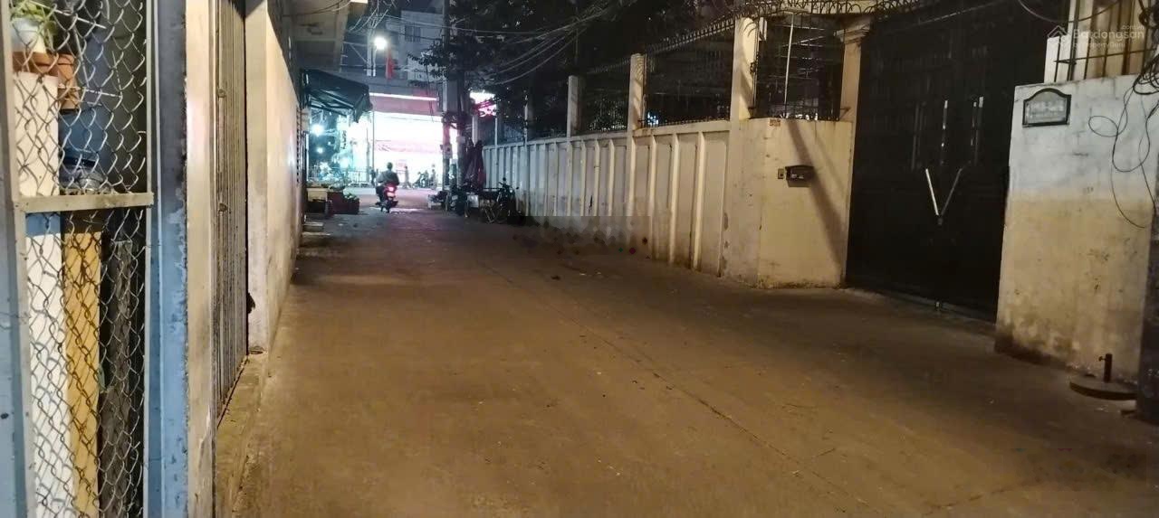Bán nhà hẻm xe hơi sát mặt tiền Nguyễn Xí, P26, DT 3.7x15m, 2 lầu, 2 phòng ngủ, giá 7.9 tỷ TL