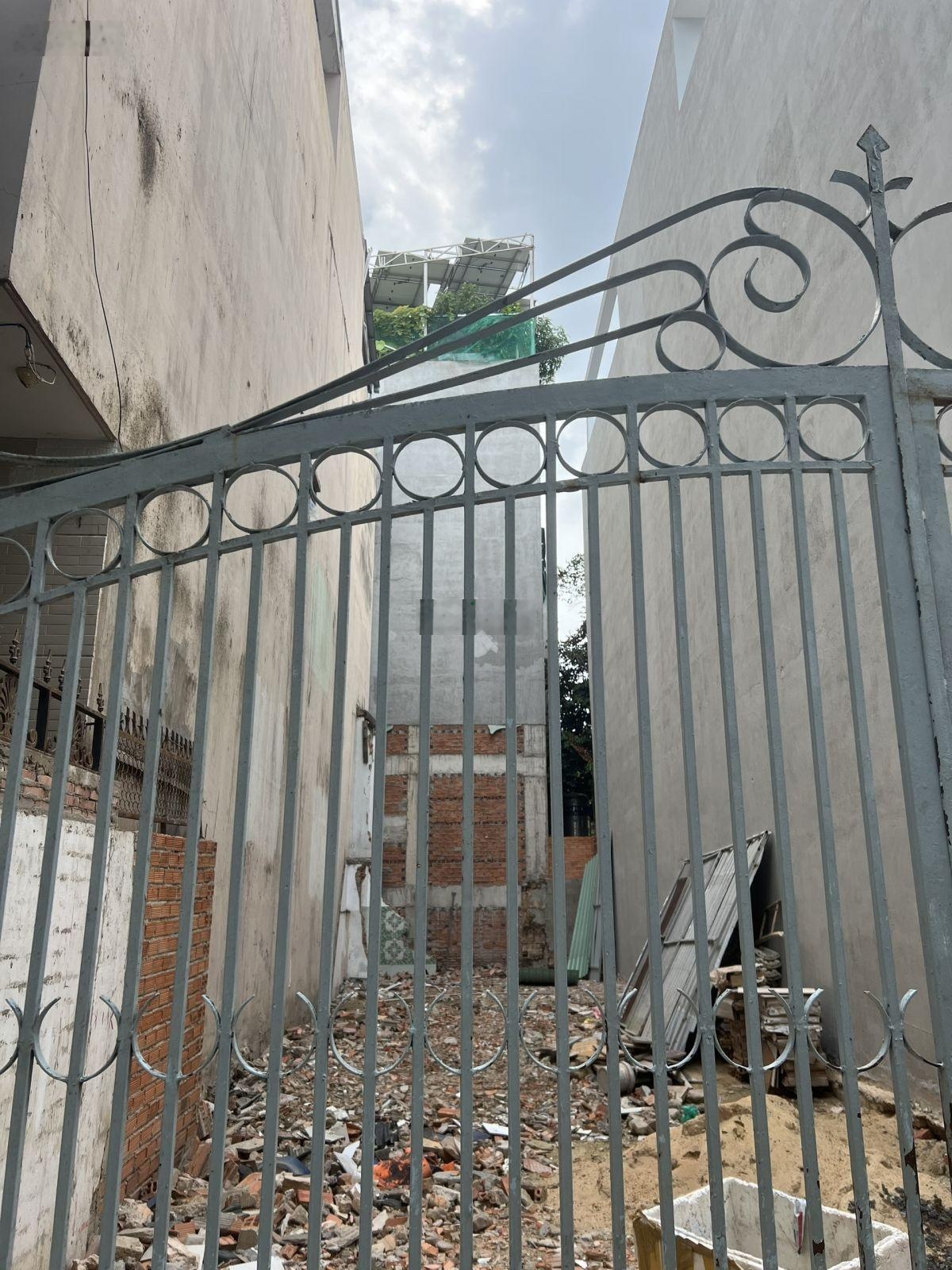 Sát đại học văn lang bình thạnh- bán đất trống (4x18m) hẻm xe tải xây mới 5 tầng. giảm mạnh 8tỷ7