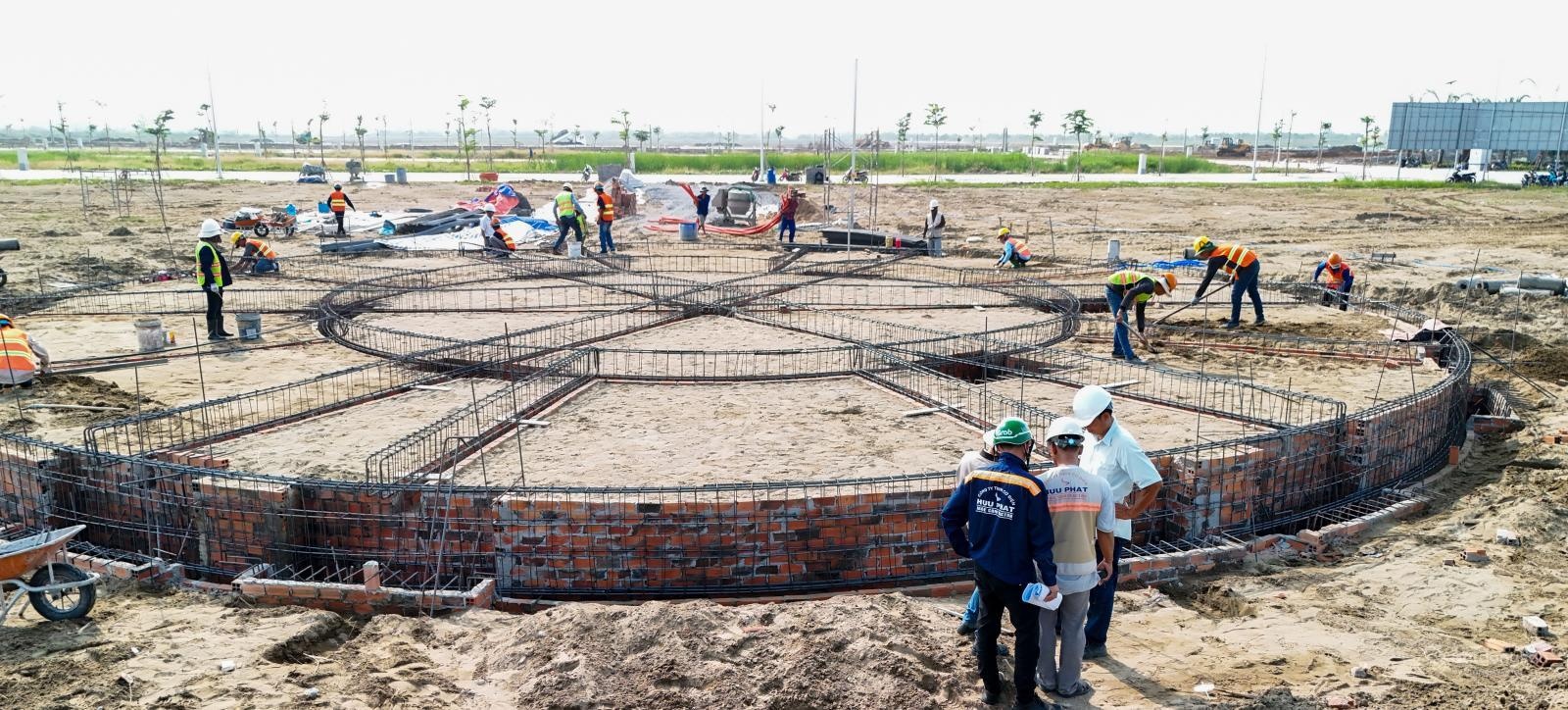 900tr mua ngay cặp đất 180m2, đối diện công viên eden park, sổ hồng riêng công chứng ngay