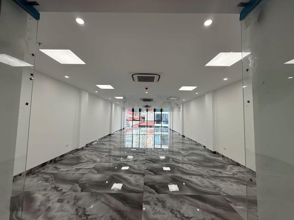 Chủ nhà gửi bán nhà mặt phố Mai Hắc Đế: 110m2, 11 tầng, MT: 6.5m. Giá: 120tỷ. LH: 0888999766