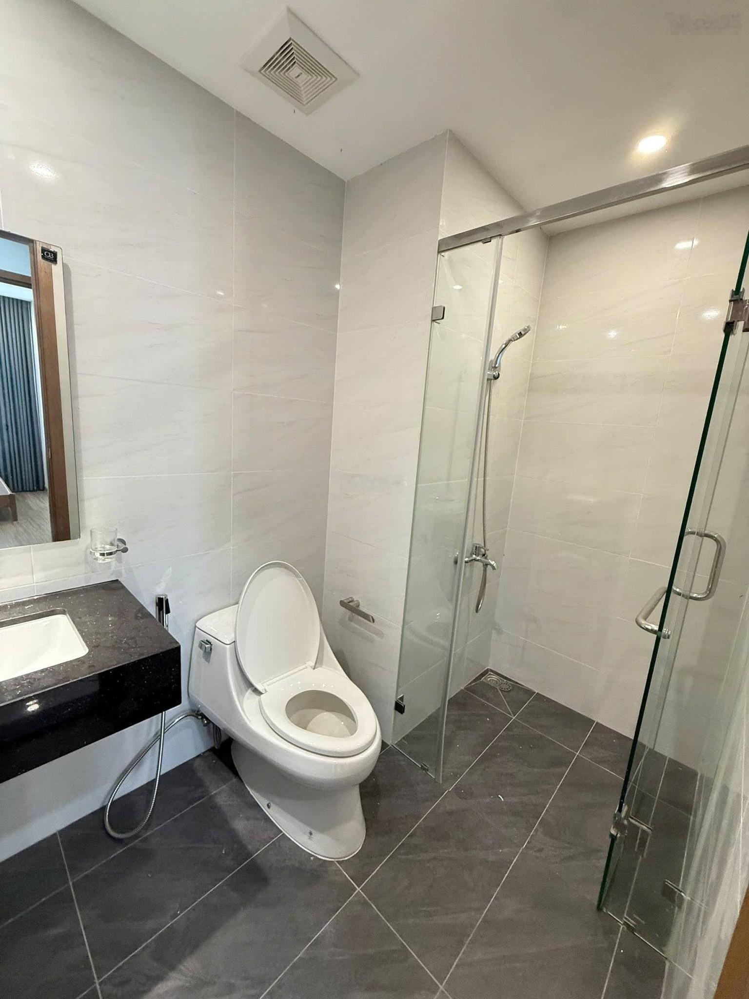Bán căn hộ chung cư Tôn Thất Thuyết, 68m2, 2PN/2WC tại Q.4 - nhà đẹp, full nội thất