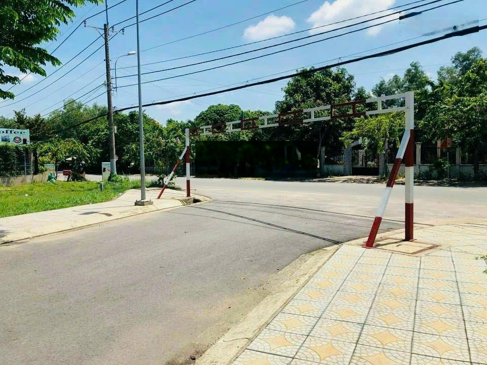 Cần vốn gấp ! bán đất 98m2 ở Củ Chi. Giá sốc 600tr