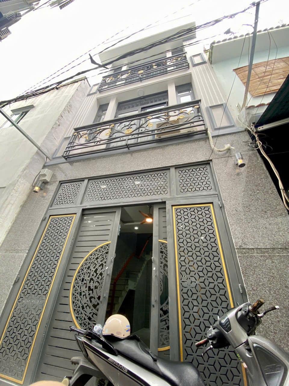 Nhà Đẹp 4 Tầng đường Lý Thường Kiệt- khu sang- Giáp Quận 10 ( 4.5 x 11m ) Giá chỉ 8.5 tỷ TL