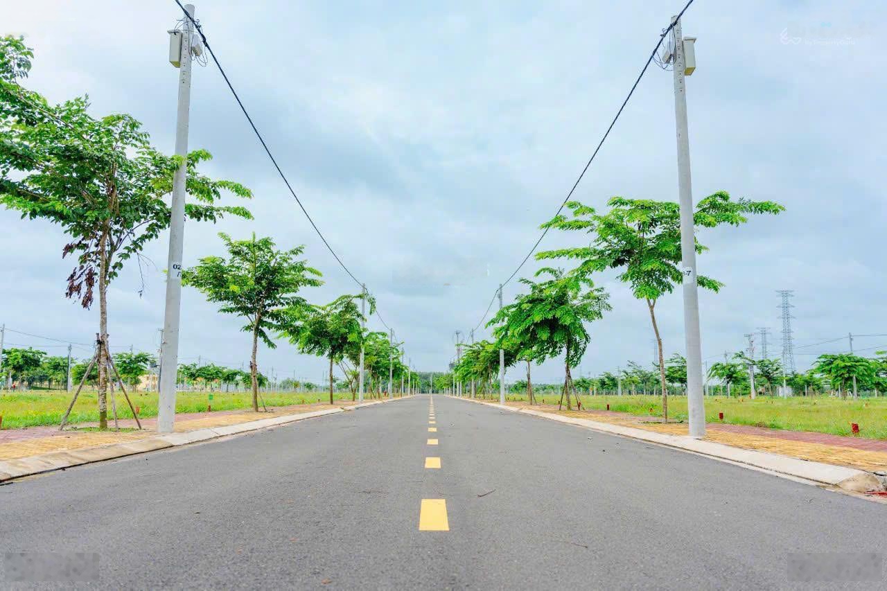 Mở bán dự án đức phát 3 mặt tiền quốc lộ 13, giá 3 tỷ 4, 75m2( 4x18,75) urban dream bàu bàng, shr.