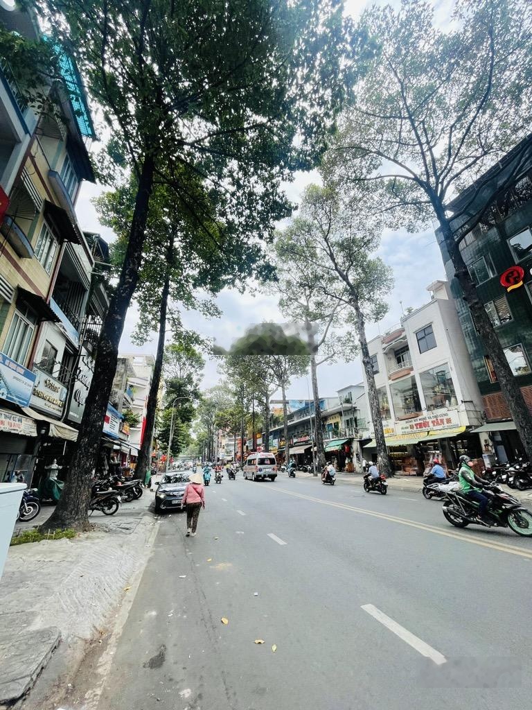 Cho thuê tòa nhà - nguyễn chí thanh, p.an đông - quận 5 - 2200m2 - 7 tầng - 25.000usd/tháng.