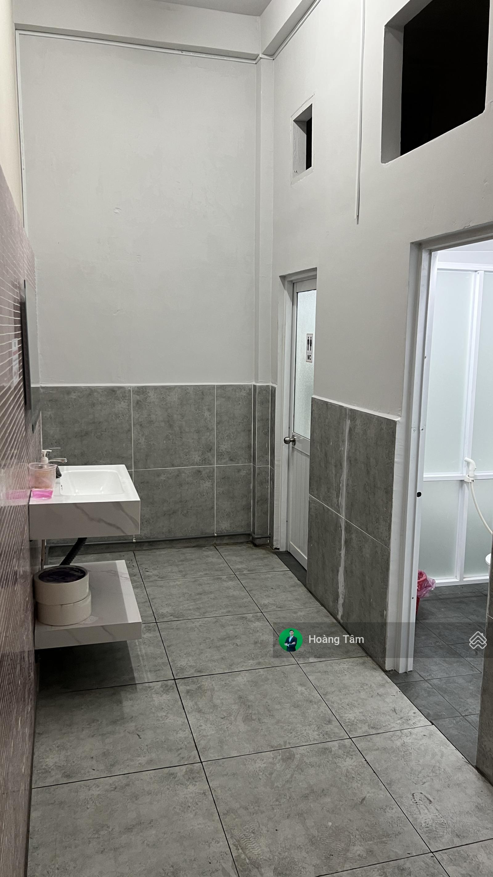 Cho thuê nhà Mặt Tiền ngang 9m đường Ngô Gia Tự, Quận 10, Nhà 4 Tầng, lề rộng, giá 70 triệu