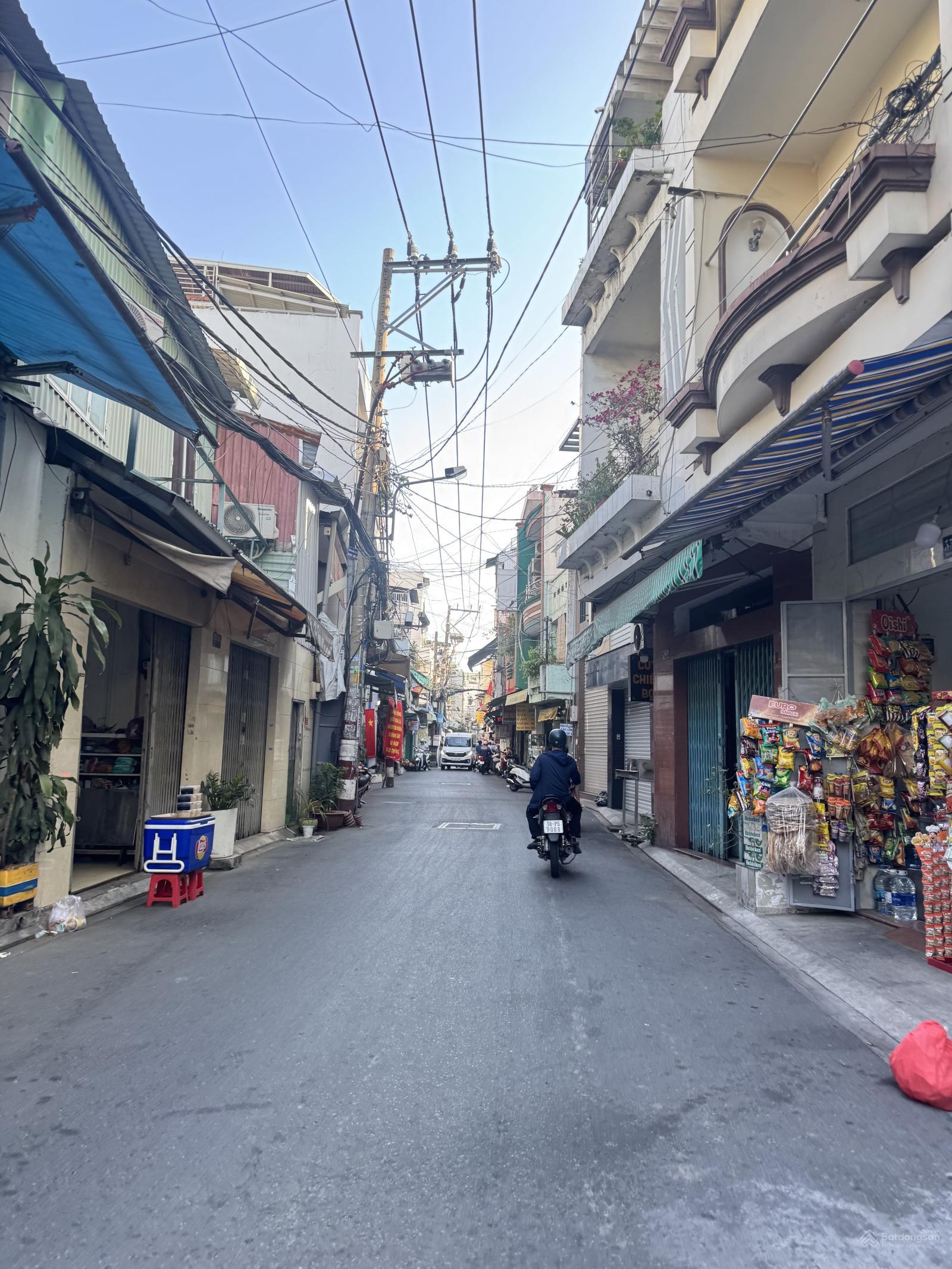 Nhà 1 sẹc 53m2, hxh 6m thông, 4x13,3m, trung tâm tân phú, giá nhích 5tỷ