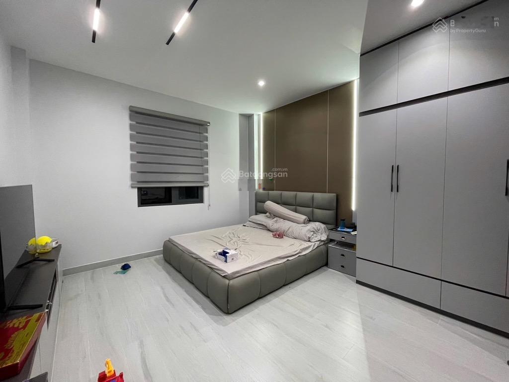 Diện tích: 4 x 18.5m (74.4M2) , nở hậu nhẹ Vị trí: Hẻm xe hơi 10m đường Gò Xoài khu phân lô đồng