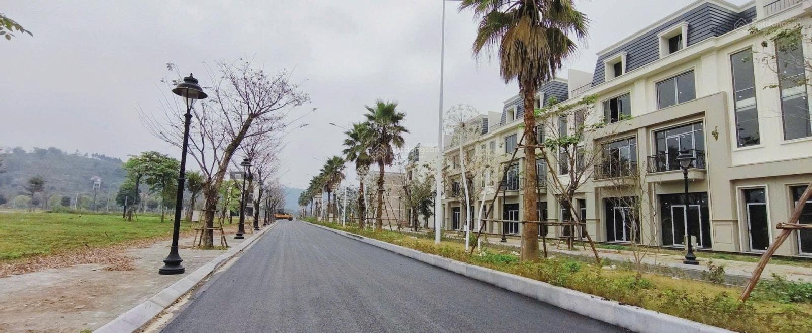 CẮT LỖ Lô shop xây sẵn 4 tầng, 108-120m ngay mặt QL6, cách metro xuân mai 7p đi xe.