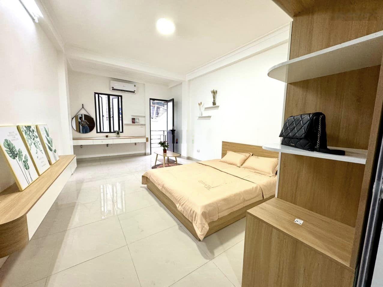Bán gấp nhà riêng tại Phố Láng Hạ, 25,5 tỷ, 102m2, 14PN, 14WC