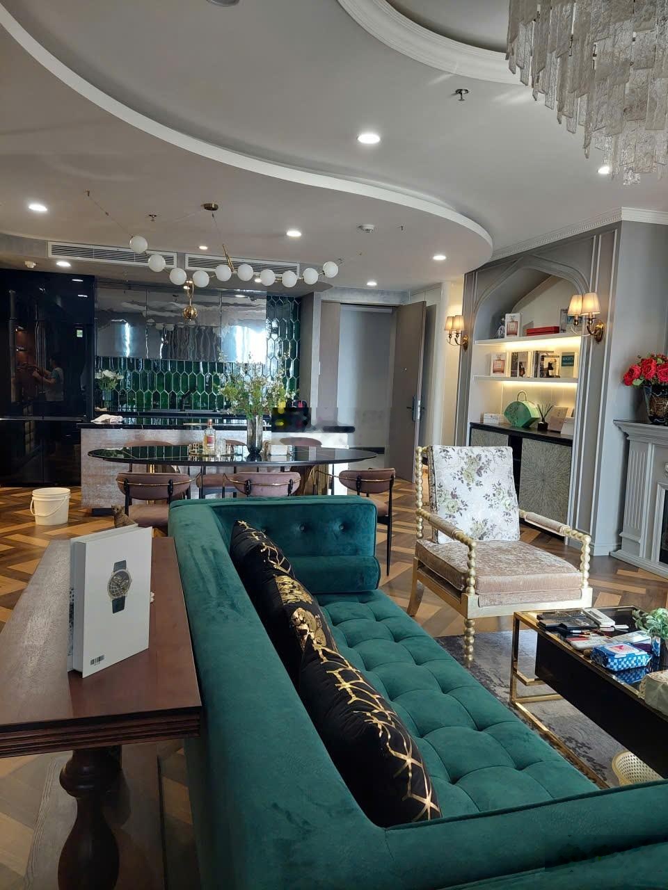 Bán căn hộ Midtown The Peak (M8), Phú Mỹ Hưng, 18,5 tỷ, 123m2, nội thất cao cấp, mới 100%, giá hot!