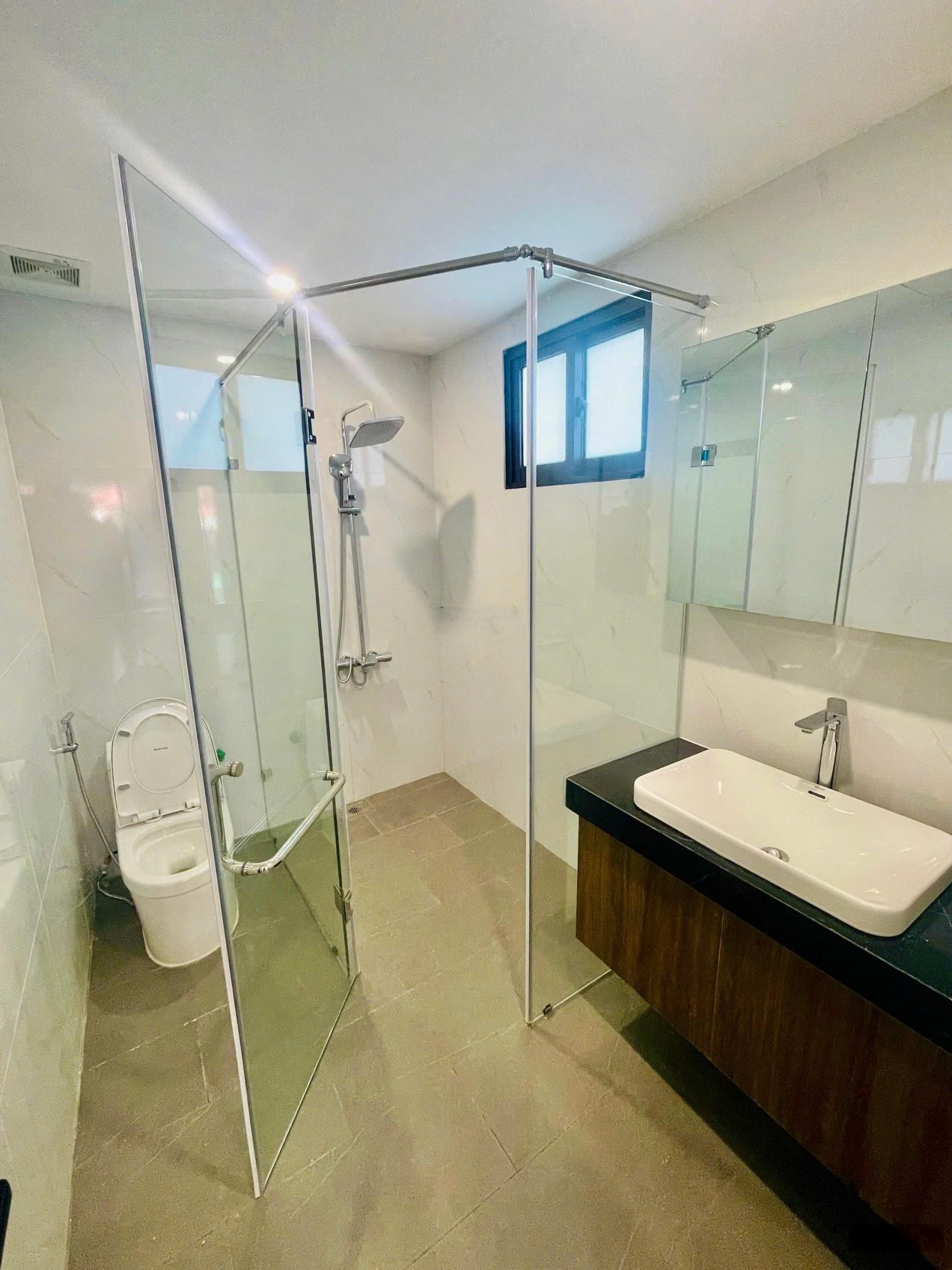13.5 tỷ nhà phố Văn Chương-46m2-5 tầng-đường oto tránh-ngõ thông-kinh doanh sầm uất-nhà dân