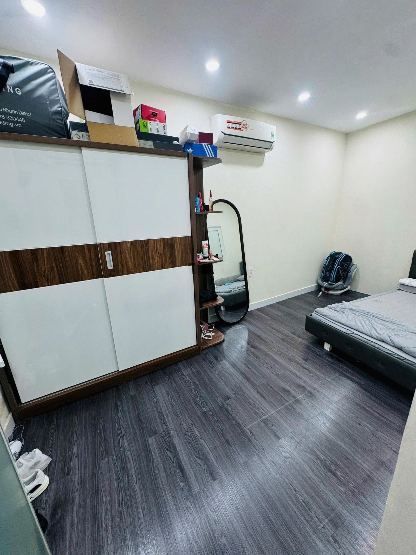 Bán nhà 1t1l (dt: 68m2 - ngang 6,5m) sổ riêng thổ cư 100% đường oto p. tân phong. giá chỉ 3,2 tỷ